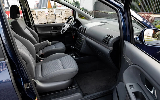 Volkswagen Sharan cena 26900 przebieg: 191000, rok produkcji 2008 z Radom małe 529